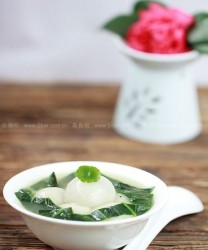 芹菜肉馅水磨汤圆(元宵节菜谱-如何揉好糯米粉做出圆润软滑的好汤圆)的做法步