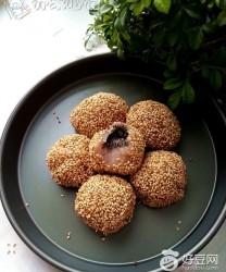 草莓味干吃汤圆的做法步骤