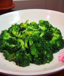 微波西兰花的做法步骤