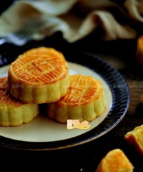 自制超人气半岛奶黄月饼(中秋必备美食)的做法步骤