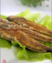 电饼铛麻辣小黄鱼(电饼铛版烧烤)的做法步骤