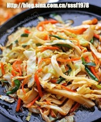 铁板包菜(素菜菜谱-大江南北烧烤店里上座率最高的一道菜)的做法步骤