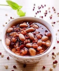频繁下雨湿气重怎么办？ 巧喝粥、汤、茶祛湿防暑