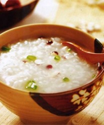 七款营养粥食疗方 有效治慢性肠胃炎