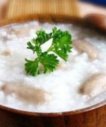 有口臭怎么办 喝五款粥换你清新口气
