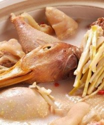 老鸭汤滋补养颜，养胃生津 夏天养生常备