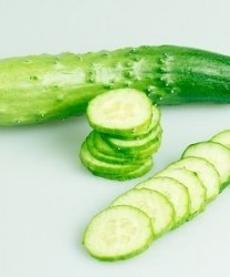 黄瓜美白补水要这样做才有效 不要白天敷黄瓜