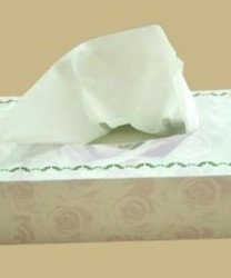 小小餐巾纸竟会致癌  “一看、二摸、三用”分辨纸巾优劣