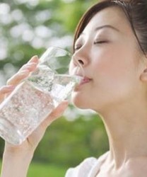 不要渴了再喝水  不要再喝千滚水